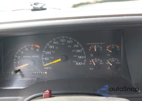 1997 Chevrolet C1500 Fleetside z USA, uszkodzony, nr VIN 1GCEC19W1VE263148